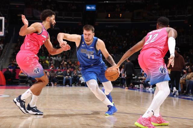 半岛体育-东契奇30+中断球队就连败，奇才教你如何赢独行侠